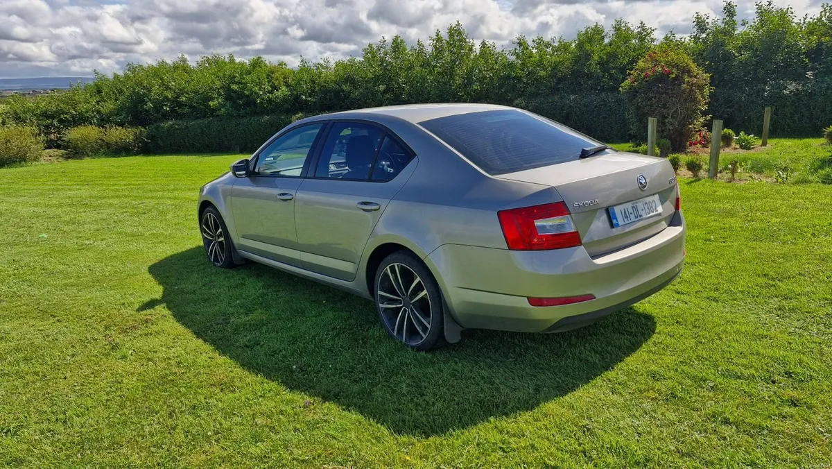 Skoda Octavia 2014 - Image 2