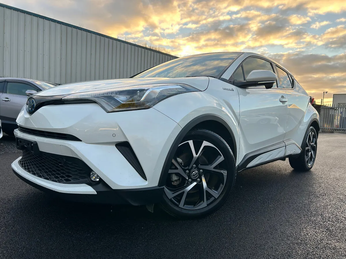 2018 TOYOTA C-HR HYBRID AUTOMATIC LEATHER - Image 4