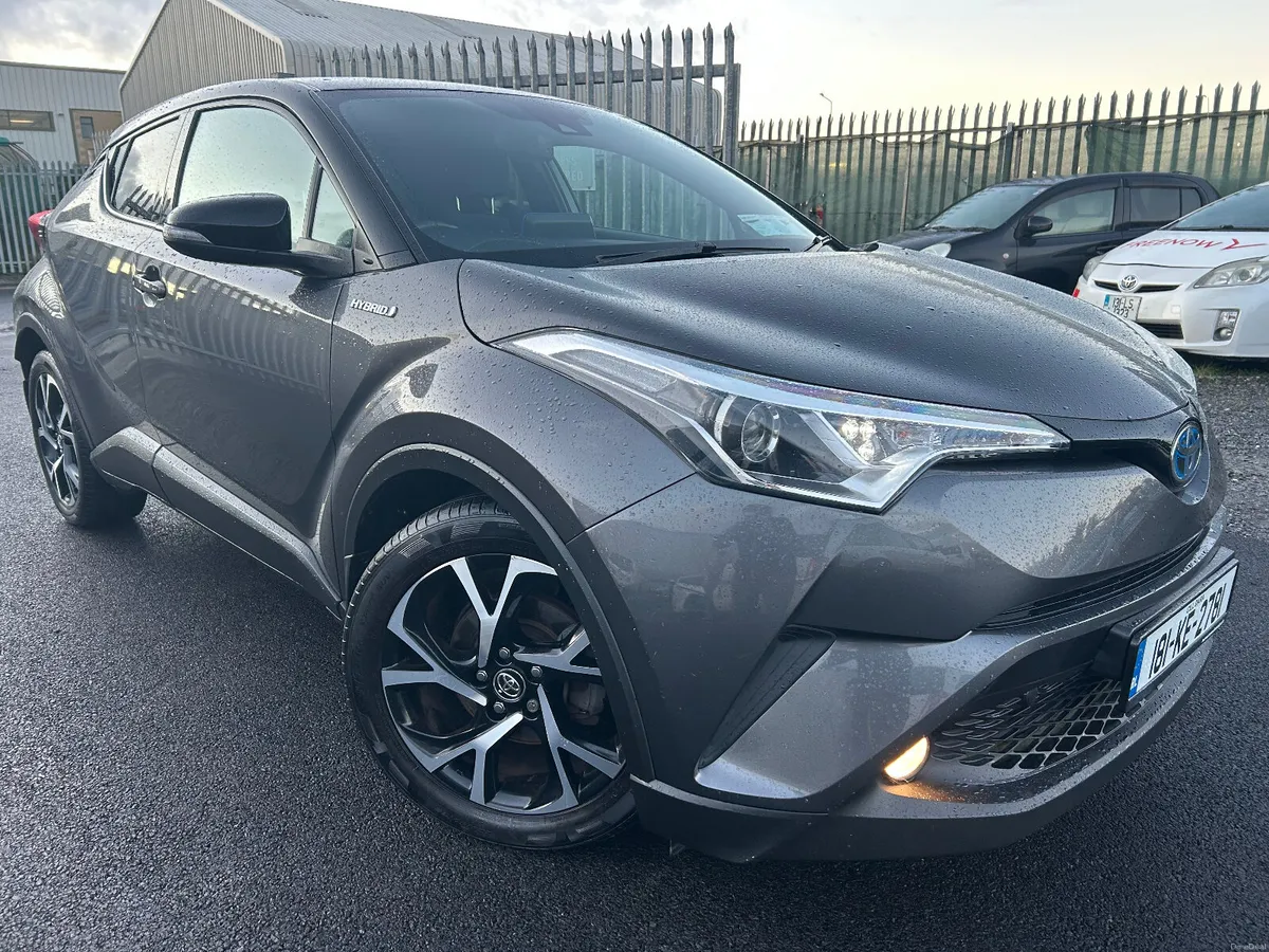 2018 Toyota C-HR HYBRID AUTOMATIC - Image 3