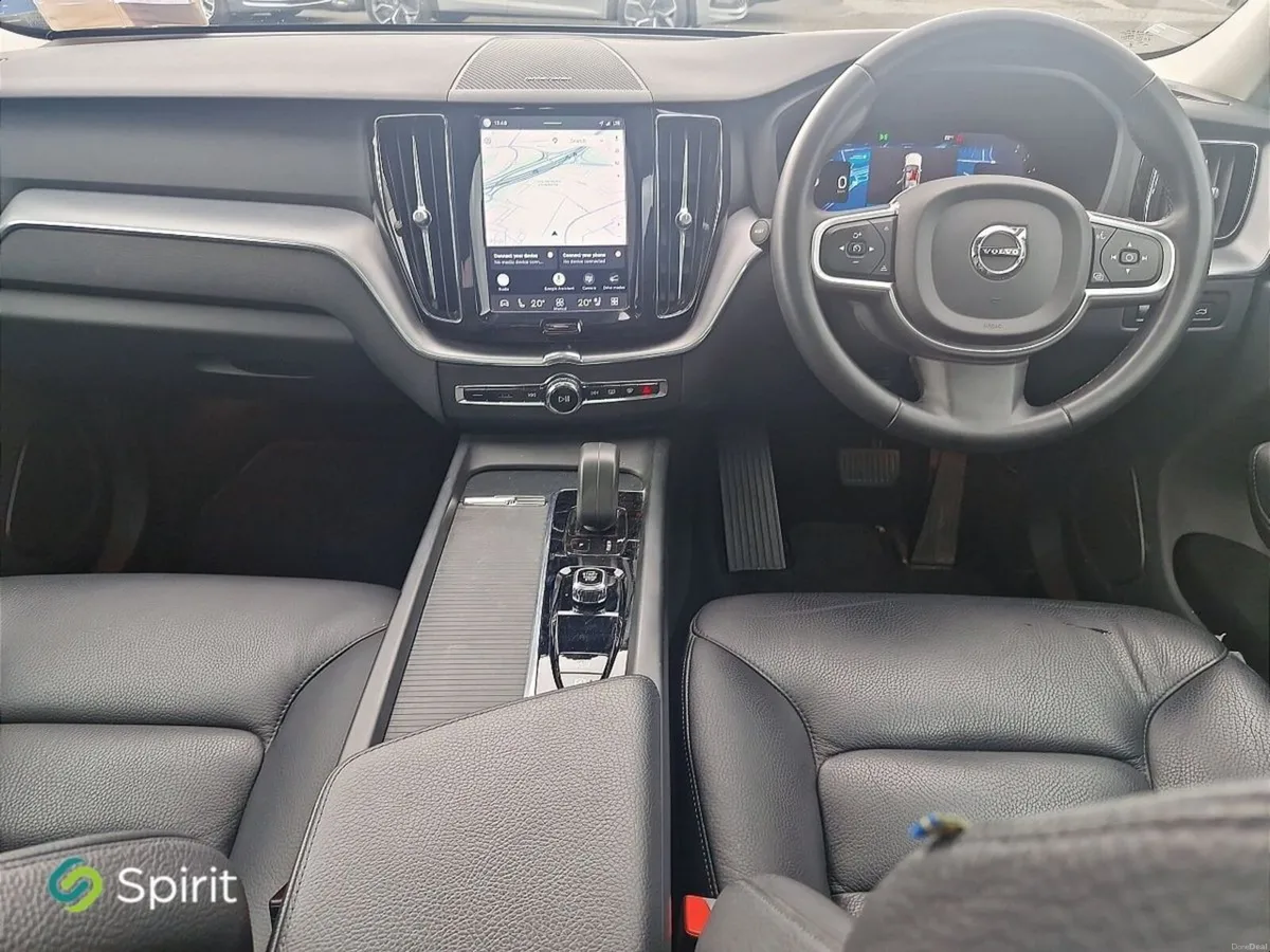 Volvo XC60 B4 Momentum Diesel - Image 4