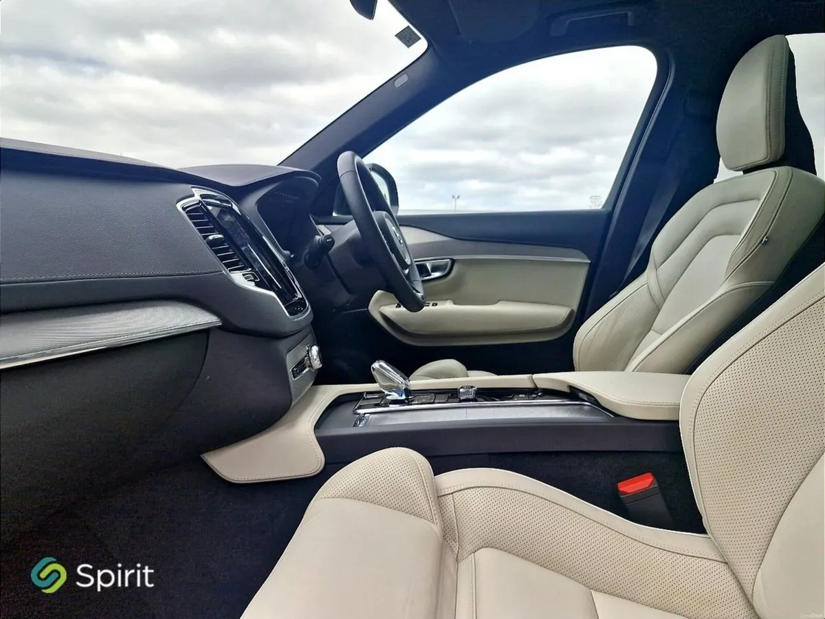 Volvo XC90 T8 Plus Plug In Hybrid - Image 3
