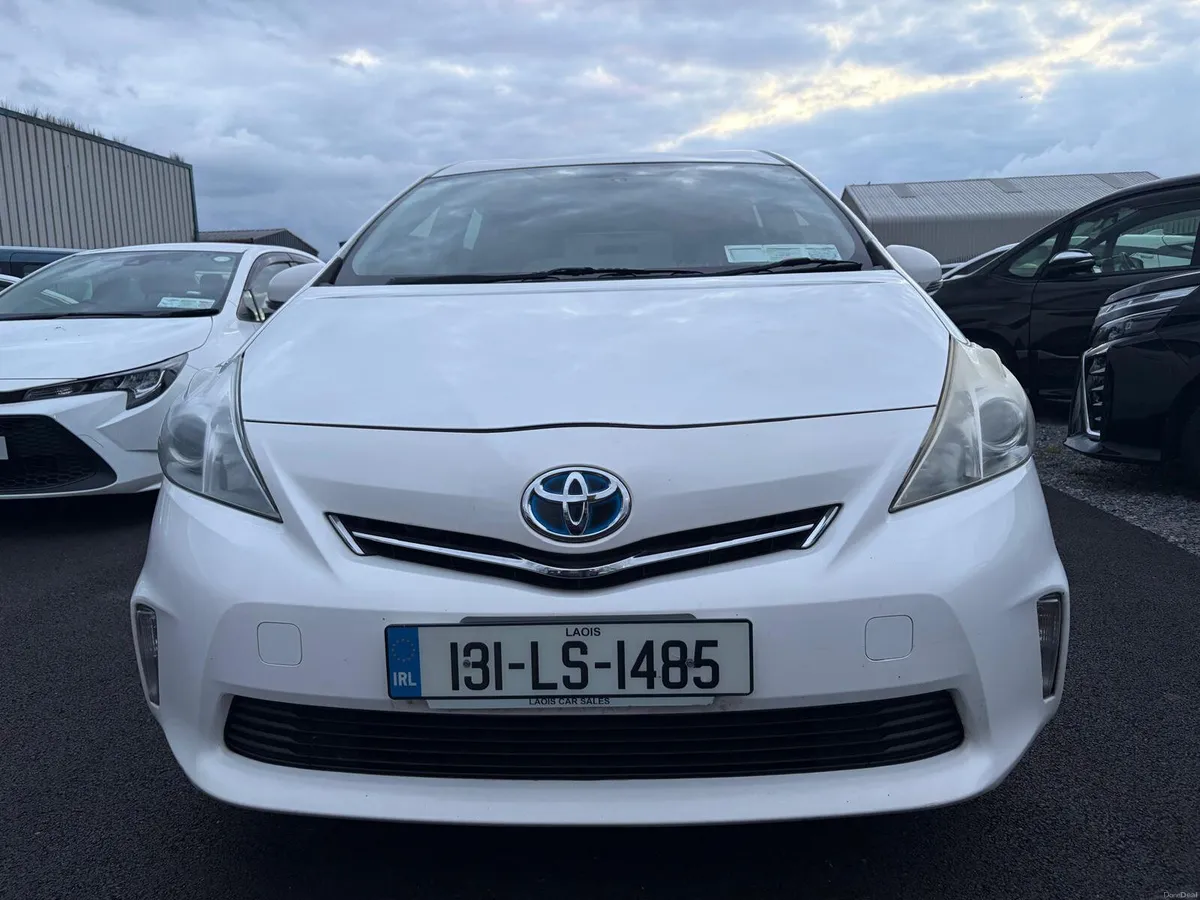 Toyota Prius 2013 5 SEATER HYBRID AUTOMATIC - Image 4