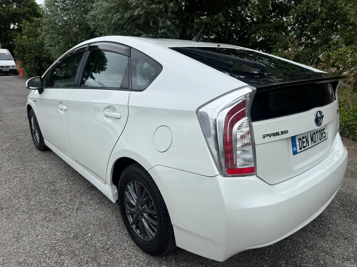 Toyota Prius - Image 6