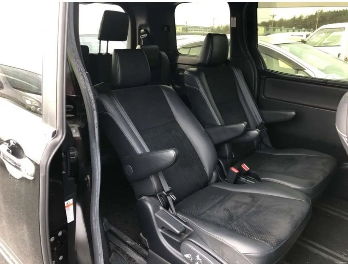 2021 Toyota Voxy 1.8 ATUO HV ZS KIRAMEKI TOP SPEC - Image 3