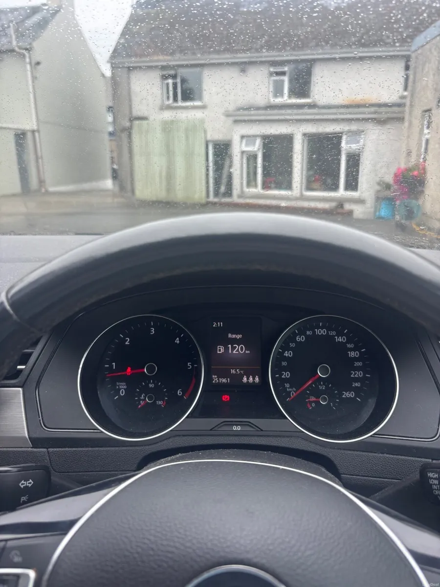 Volkswagen Passat 2016 - Image 6