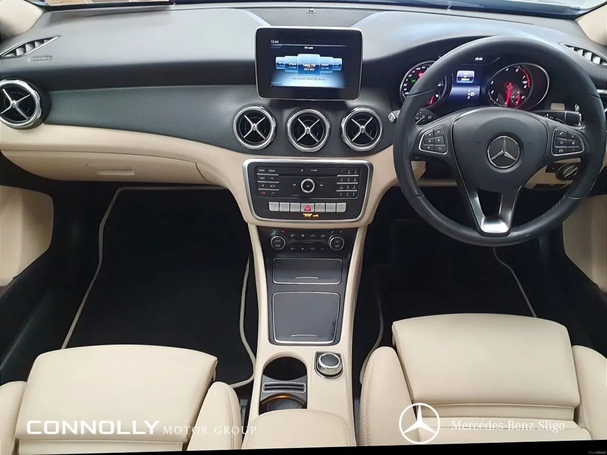 Mercedes-Benz GLA 180 STYLE *LOW KMS* - Image 4