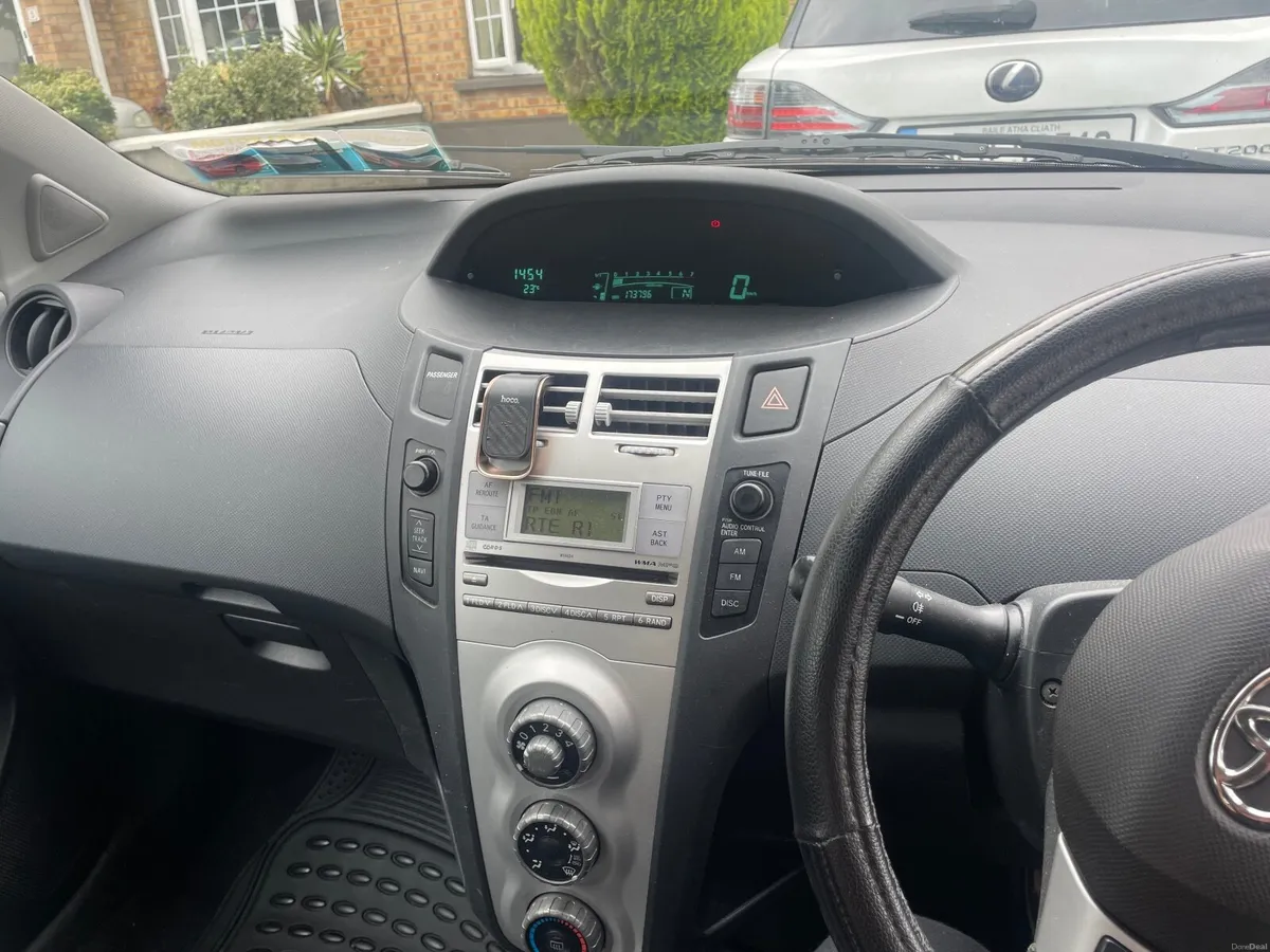 Toyota Yaris 2007 - Image 6