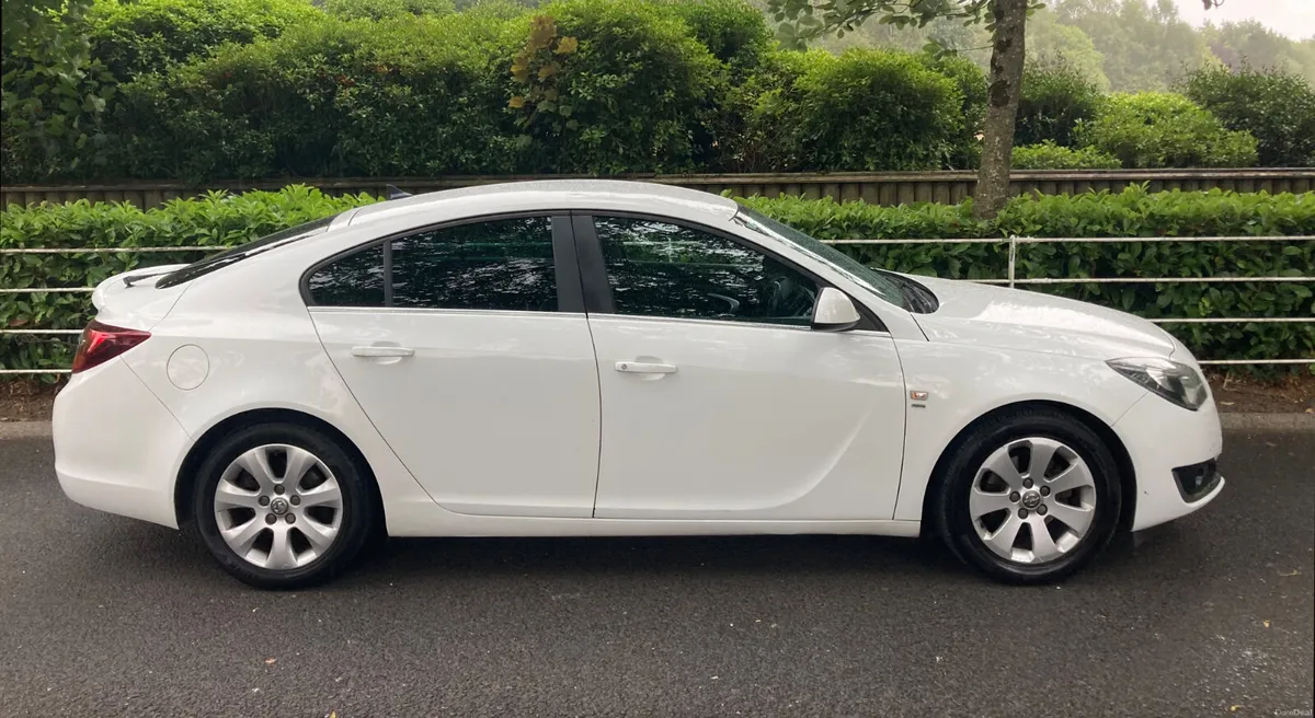 Opel Insignia 2.0 CTDI SRI EDITION NEW TEST - Image 4