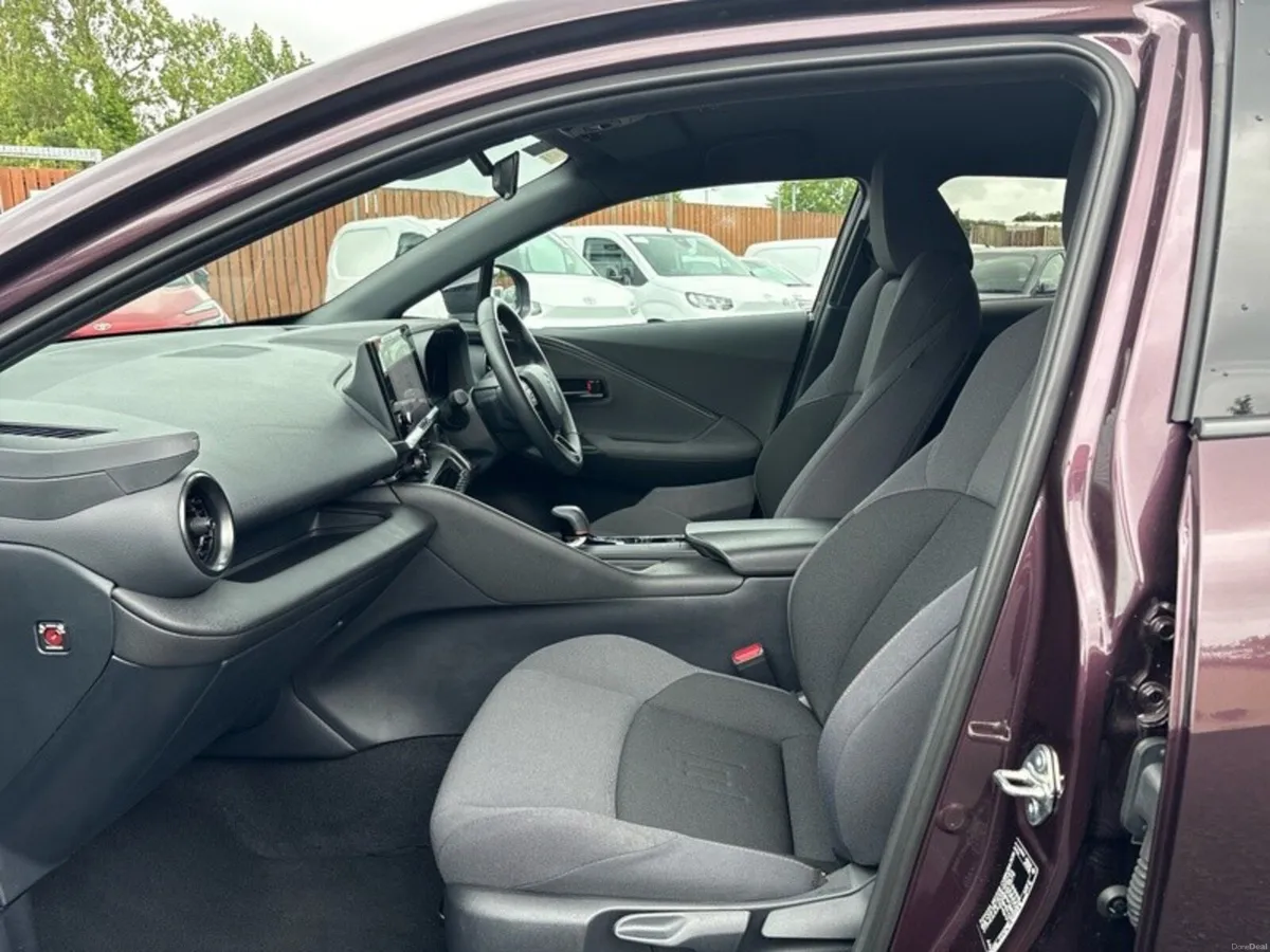 Toyota C-HR Hybrid Sport - Image 6