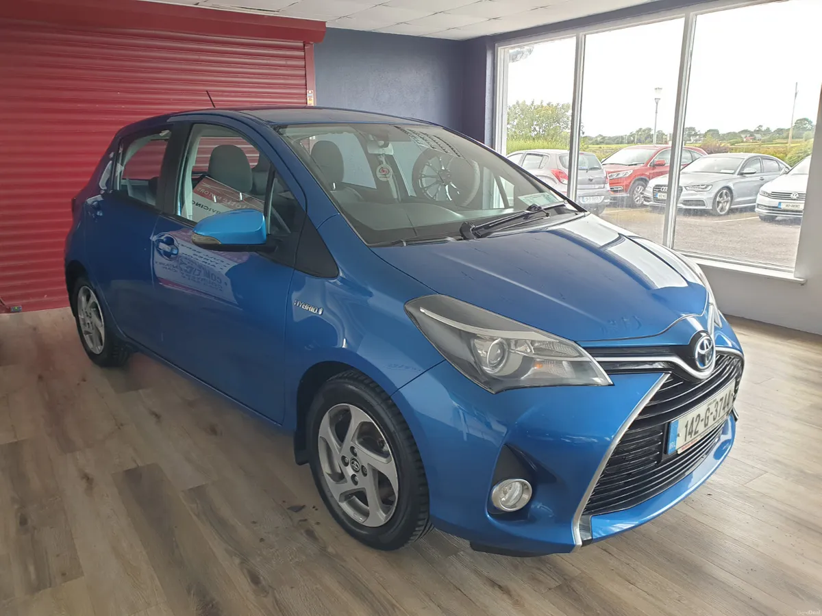 Toyota Yaris 1.5 HYBRID - Image 1