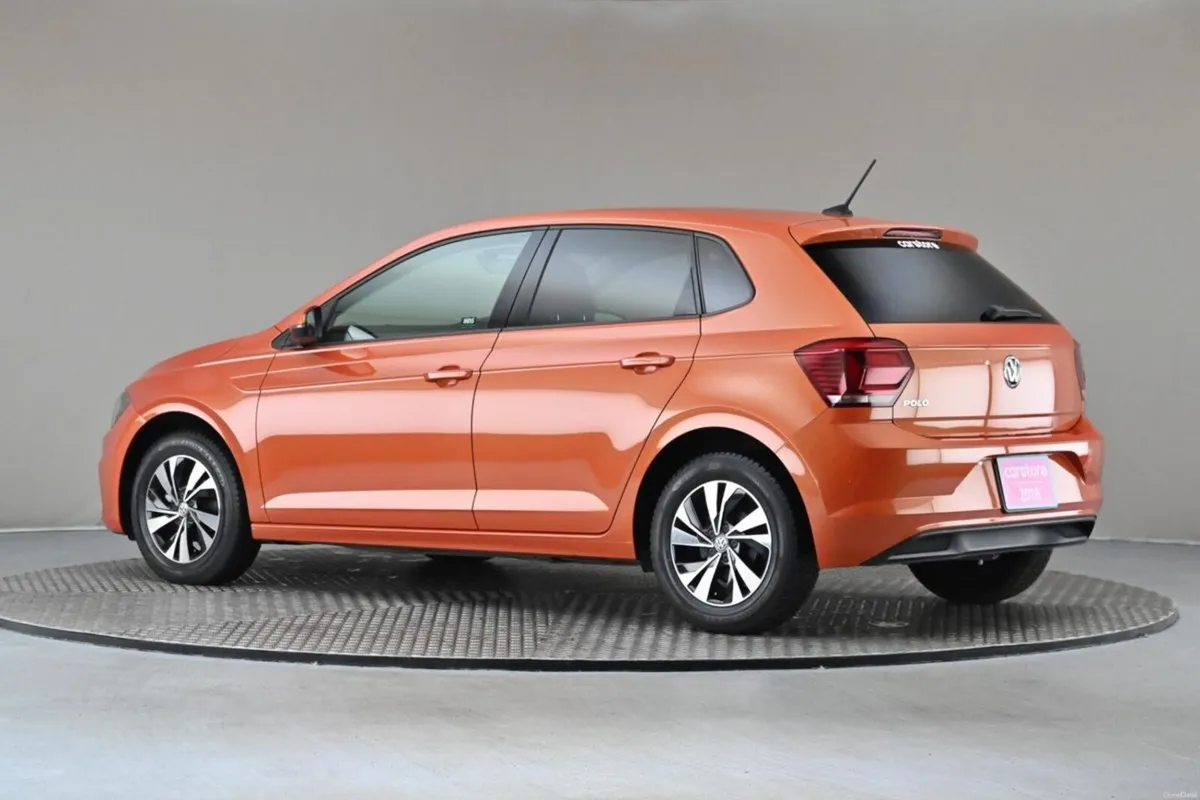 Volkswagen Polo 1.0 TSI DSG COMFORTLINE **CARPLAY* - Image 6