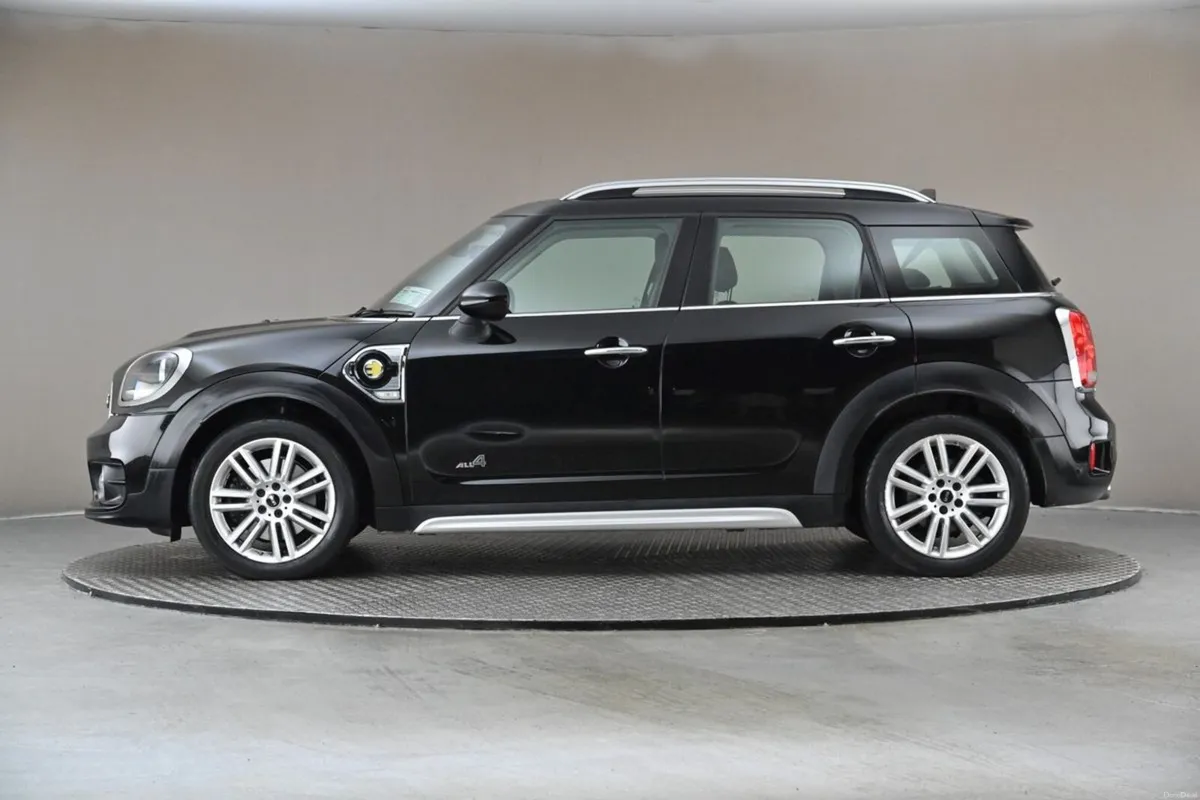 Mini Cooper COUNTRYMAN SPORT PHEV **FULL LEATHER** - Image 5
