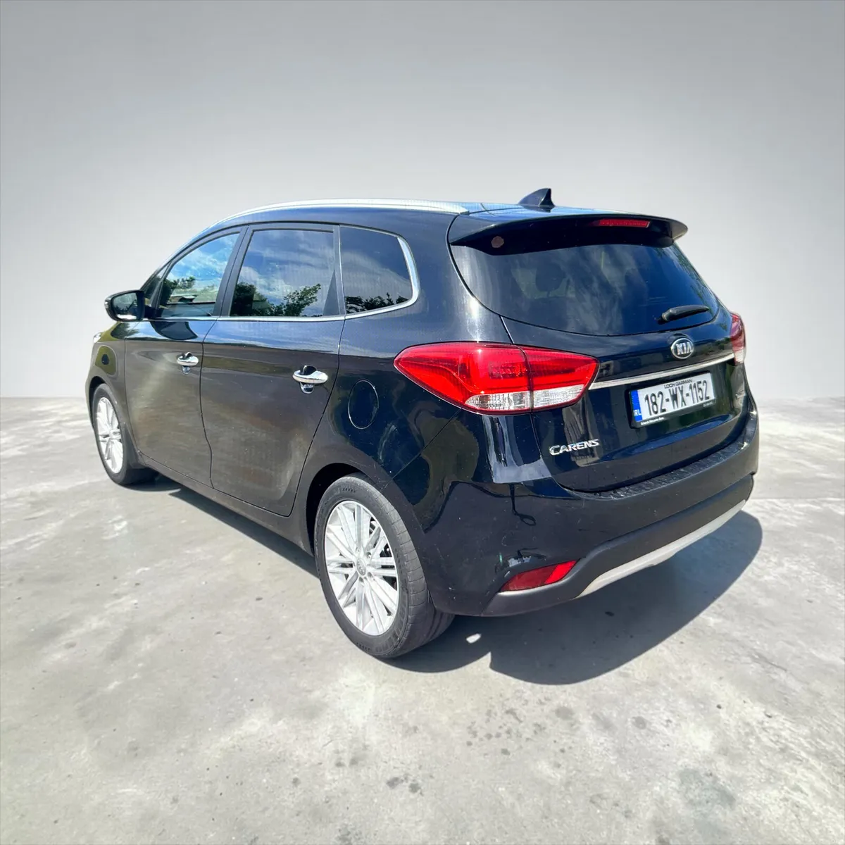 2018 Kia Carens 1.7 EX - Image 4