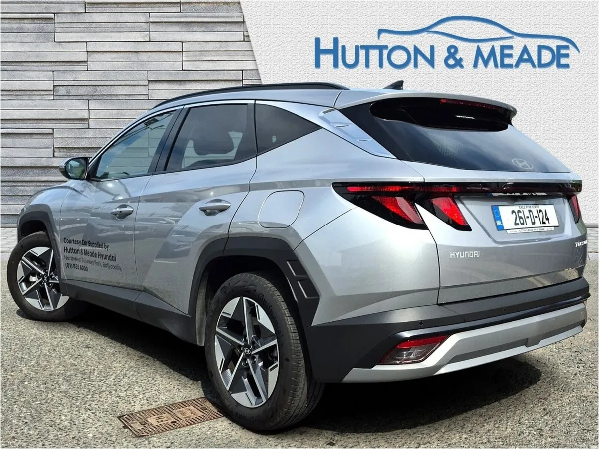 Hyundai Tucson Executive 1.6 Diesel 5dr - Image 2