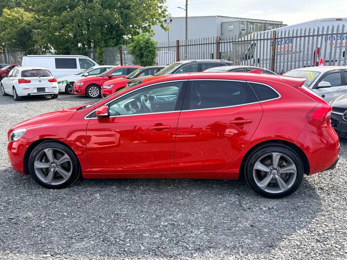 2015 VOLVO V40 1.6T4 AUTO FULLY LOADED WITH SPEC - Image 6