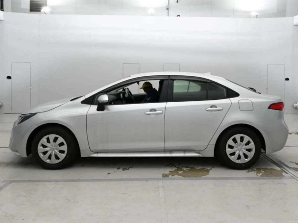 6147KM LOW MILEAGE 2024 TOYOTA COROLLA HYBRID AUTO - Image 6