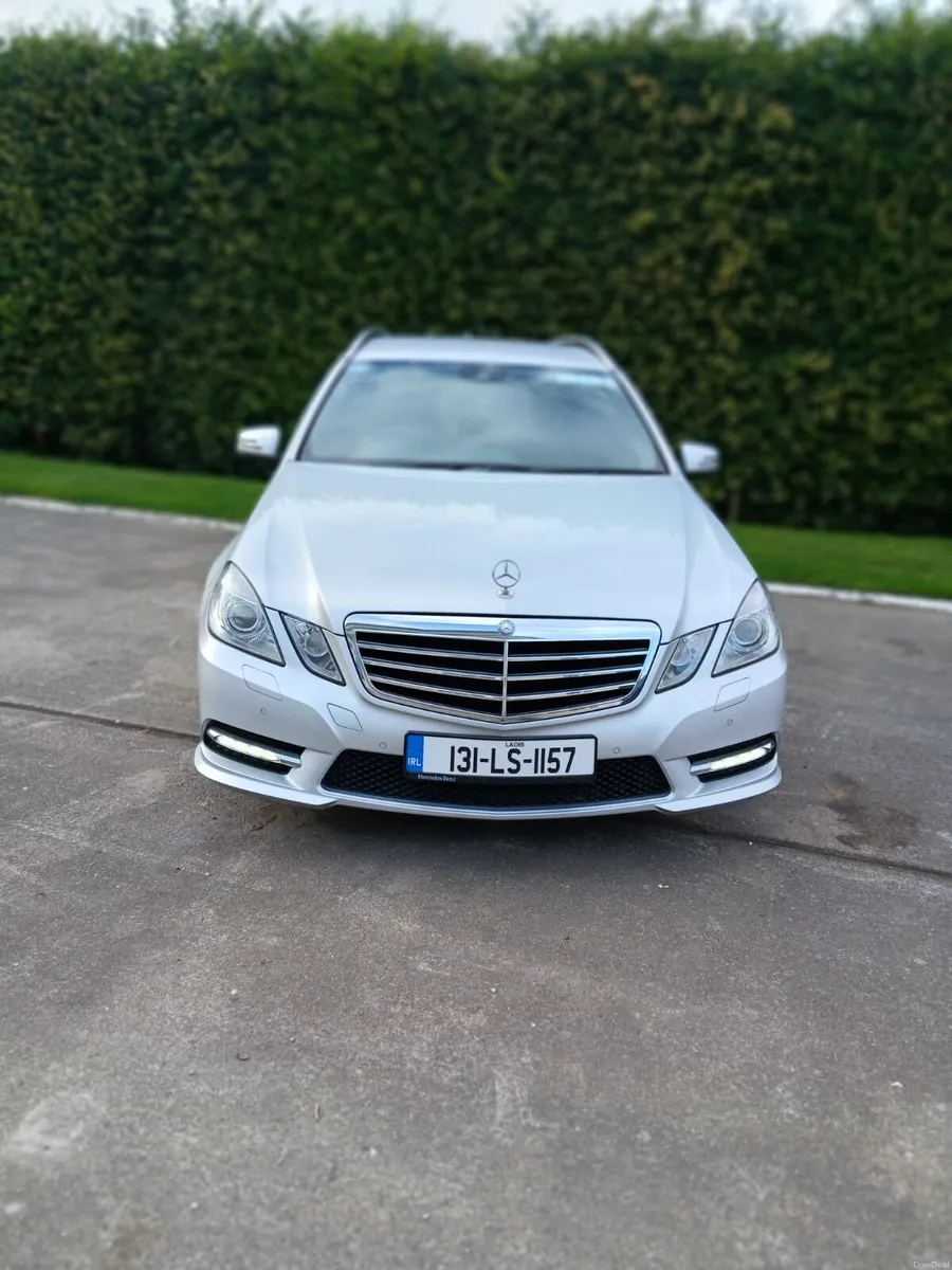 Mercedes E220 estate - Image 1