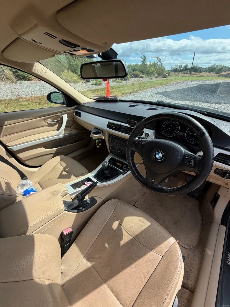 BMW 318d 2008 - Image 5