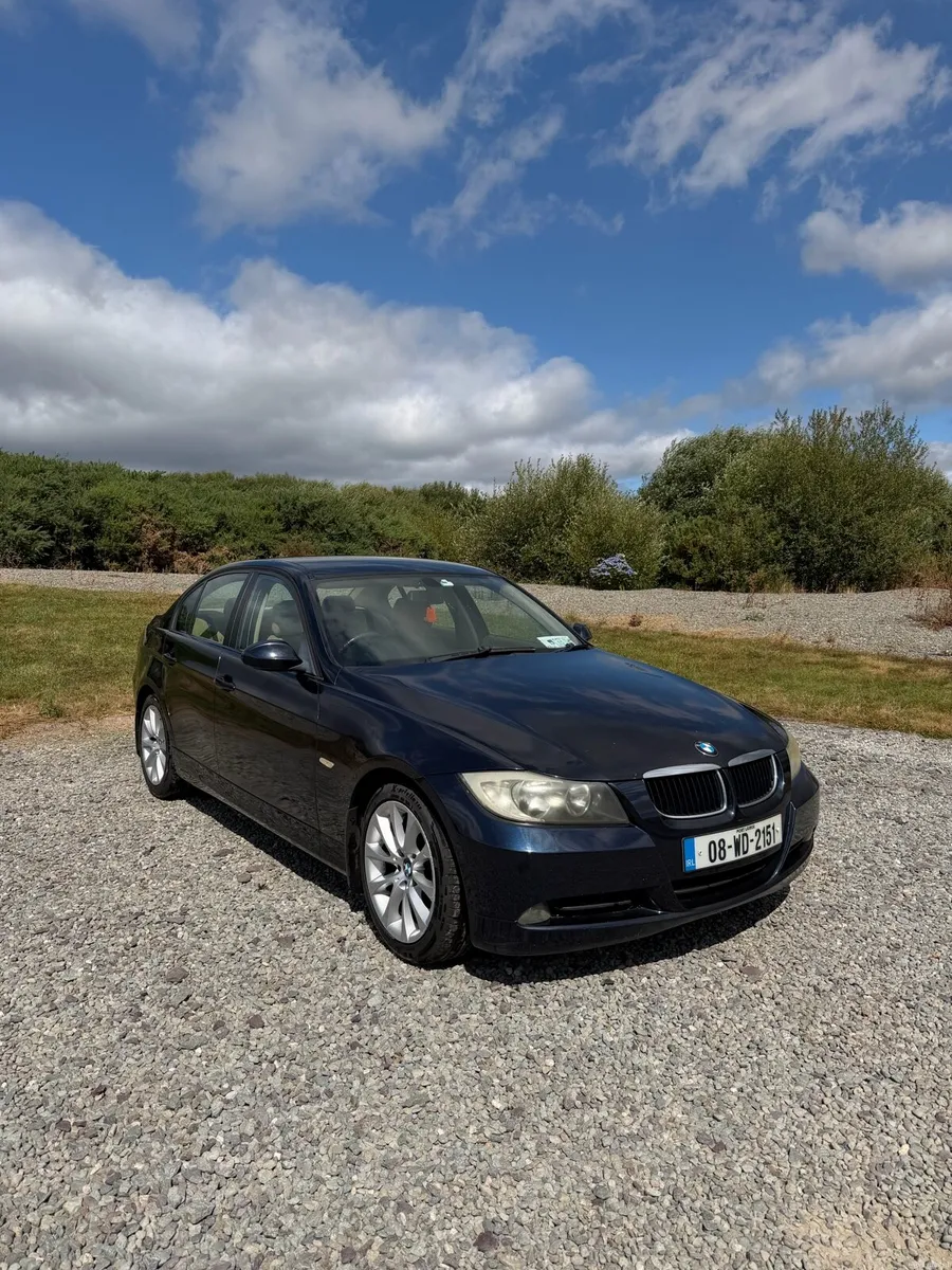 BMW 318d 2008 - Image 2