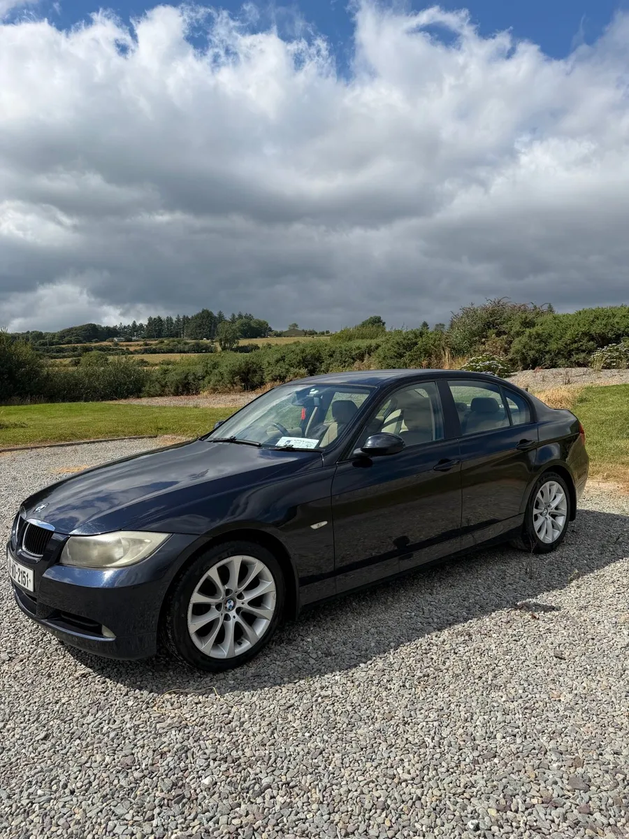 BMW 318d 2008 - Image 3