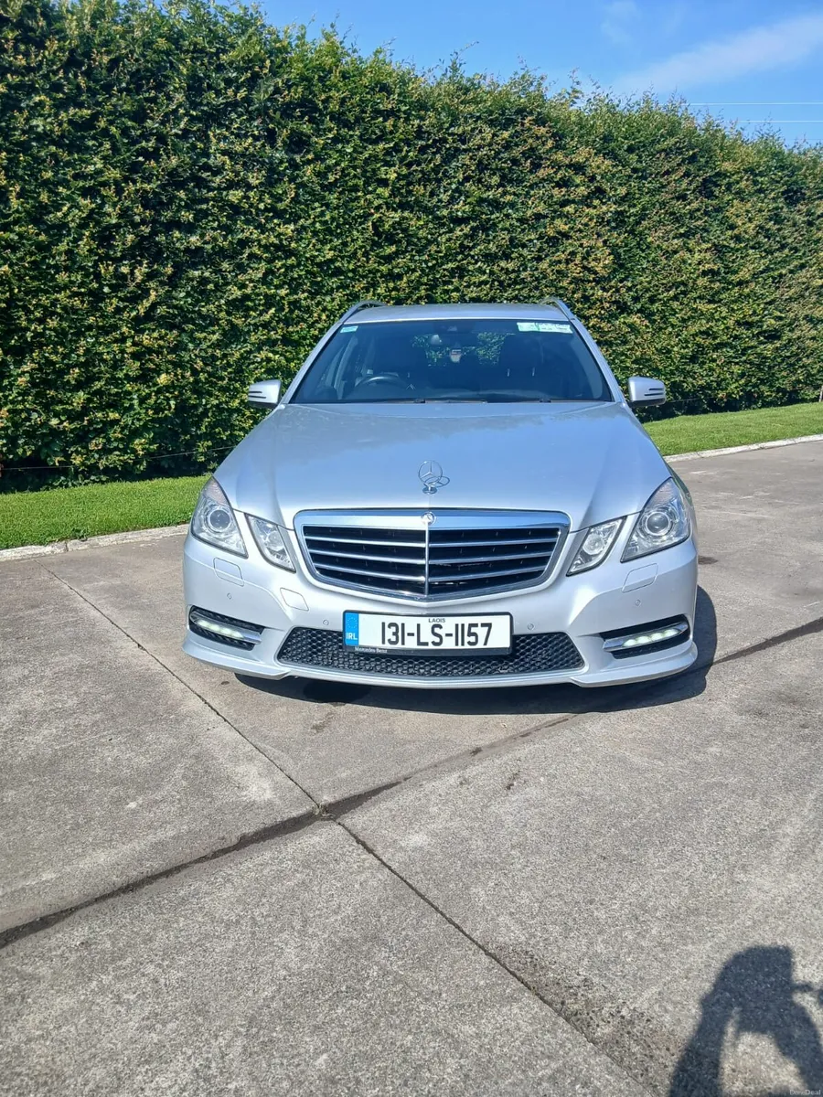 Mercedes E220 estate - Image 1