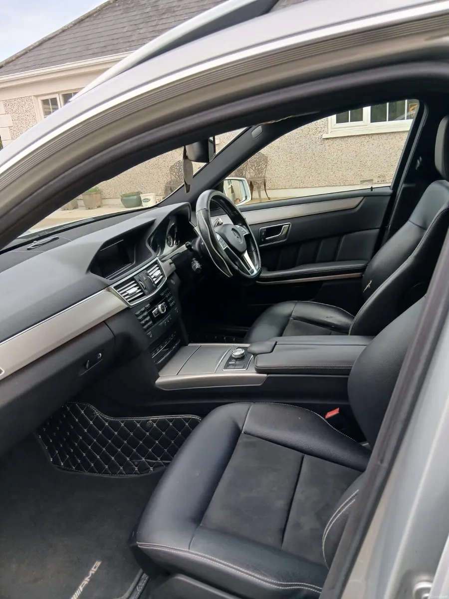 Mercedes E220 estate - Image 4