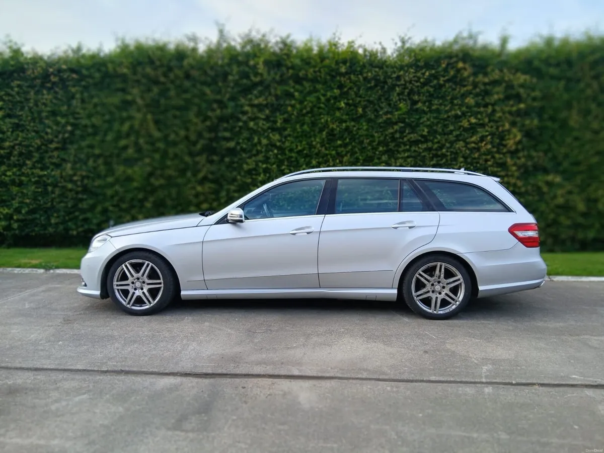 Mercedes E220 estate - Image 6