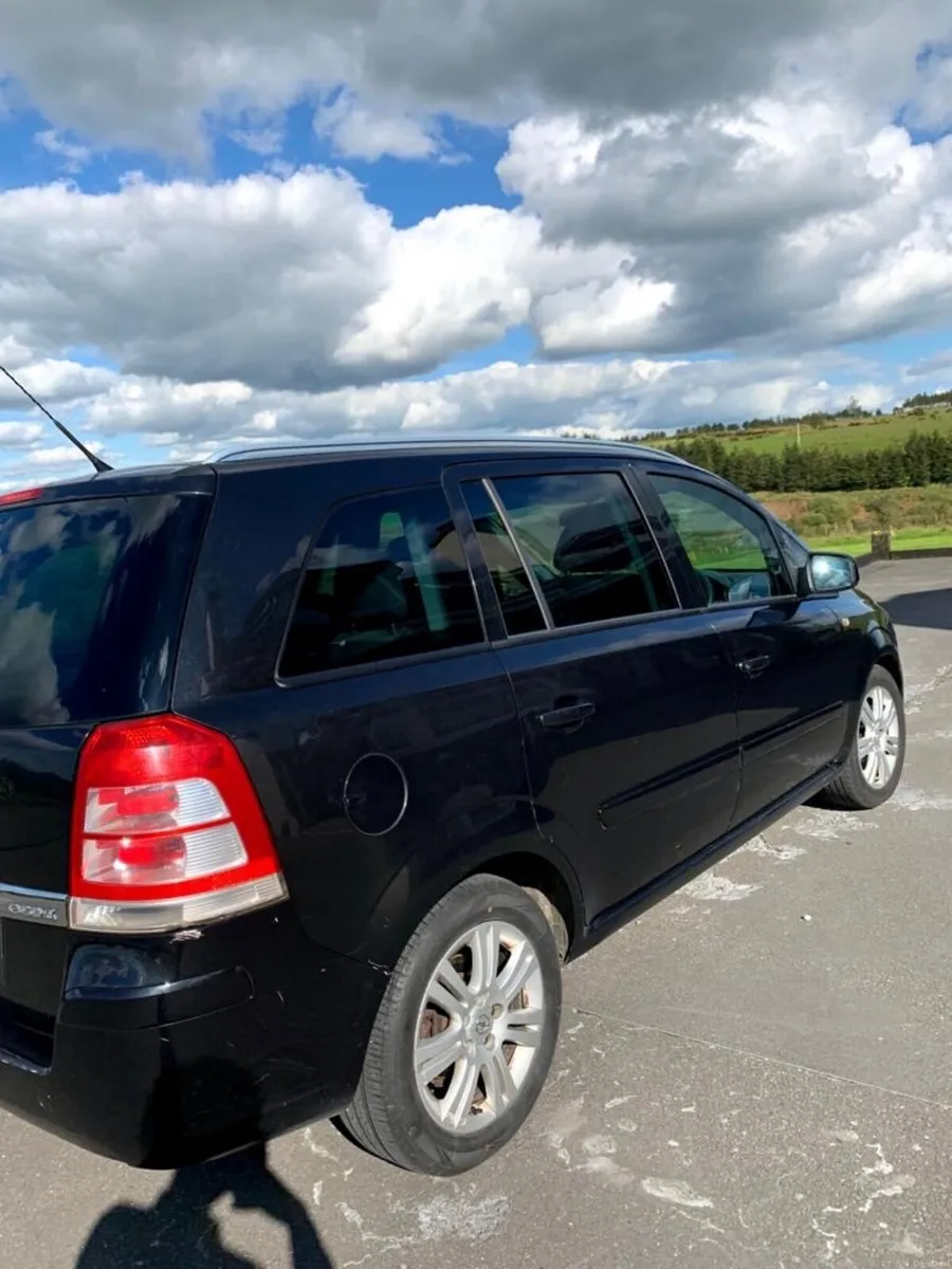 Opel Zafira 2012 - Image 2