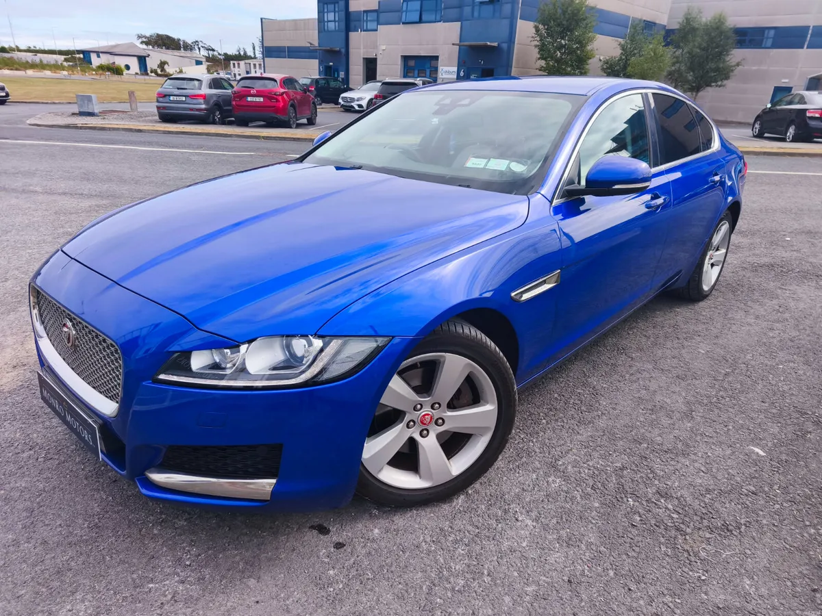 Jaguar XF 2.0 D 180PS Portfolio Automatic - Image 6