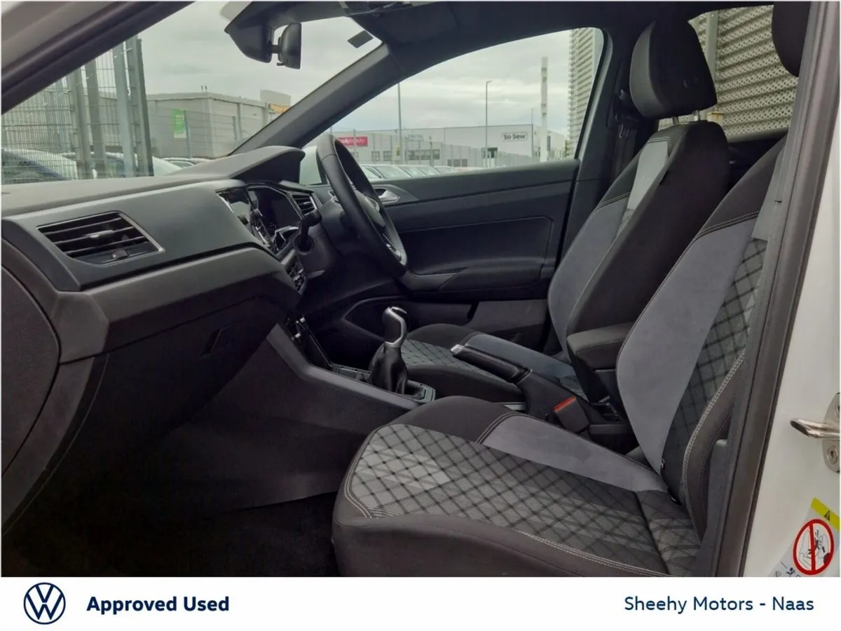 Volkswagen Taigo R-Line 1.0TSI - Image 4