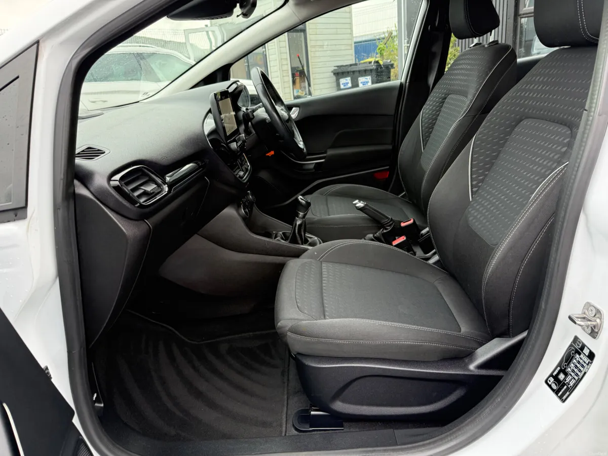 2017 Ford Fiesta 1.1L Zetec 5dr - Image 6