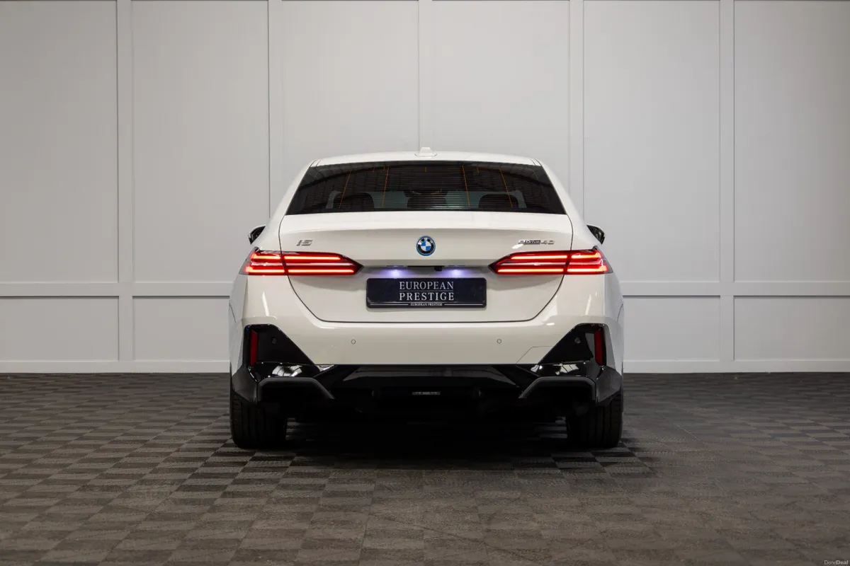 2024 BMW i5 eDrive40 M-Sport - Image 5