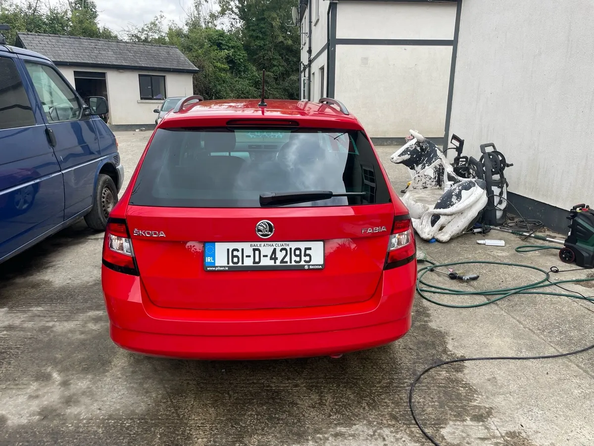 Skoda fabia estate Low mileage - Image 4