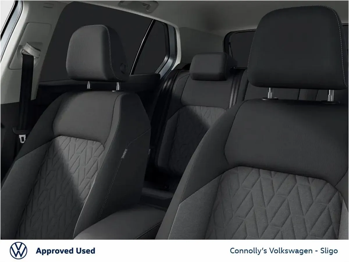 Volkswagen Golf EDITION 75 2.0 TDI 116HP - Image 4
