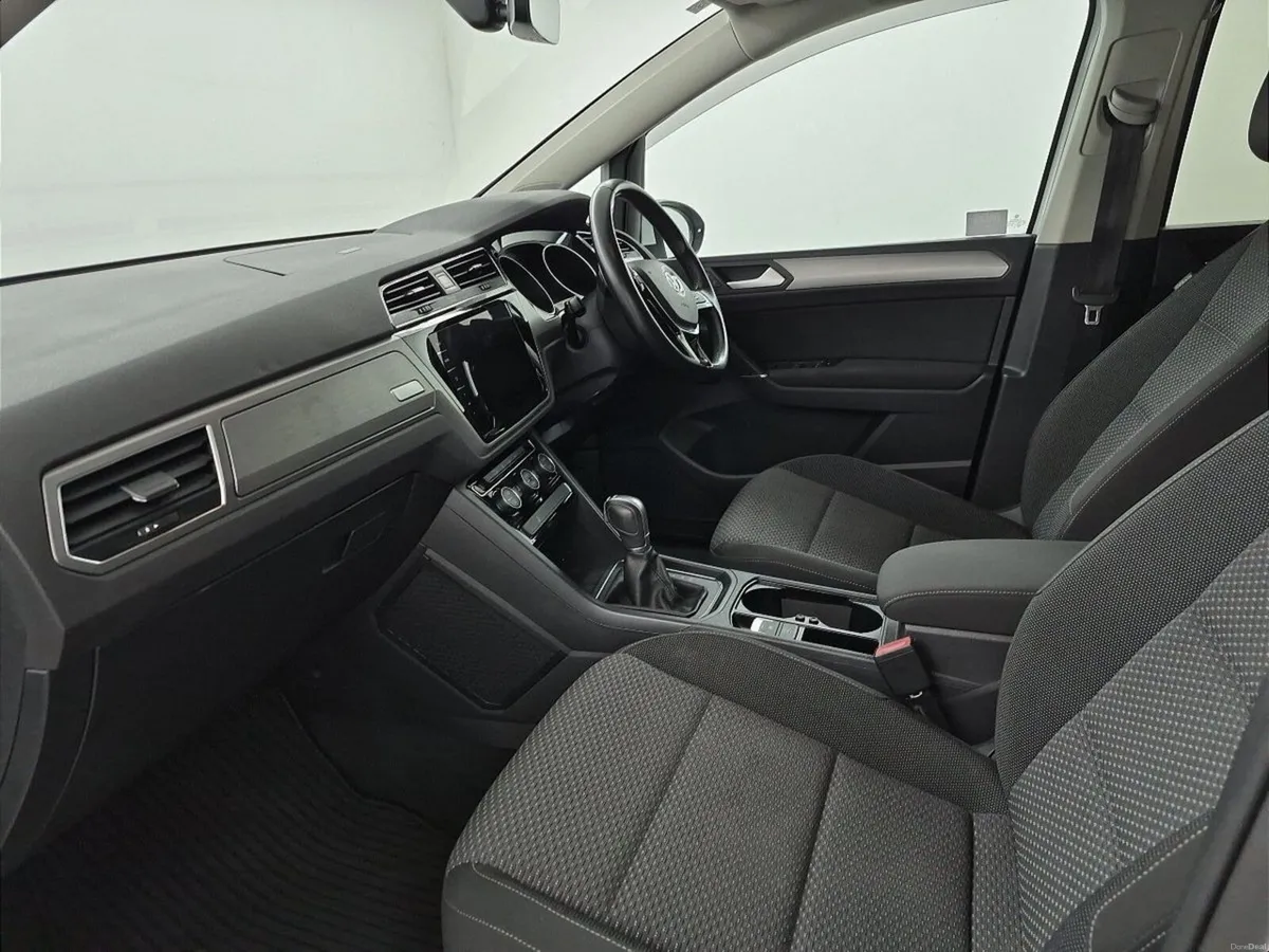 Volkswagen Touran TSI Comfort Line - Image 4