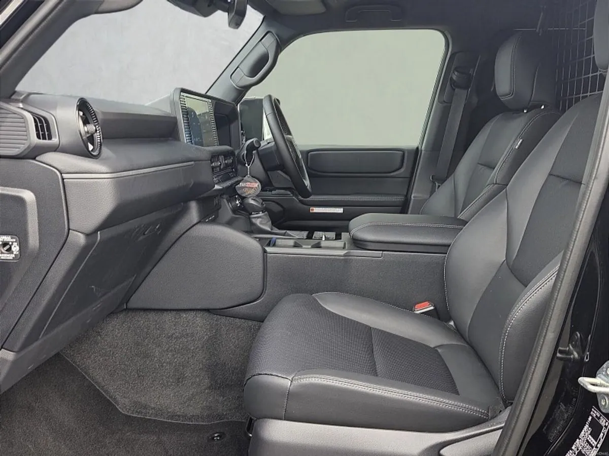 Toyota Land Cruiser ** HEATED / COOLING SEATS ** 2 - Image 6