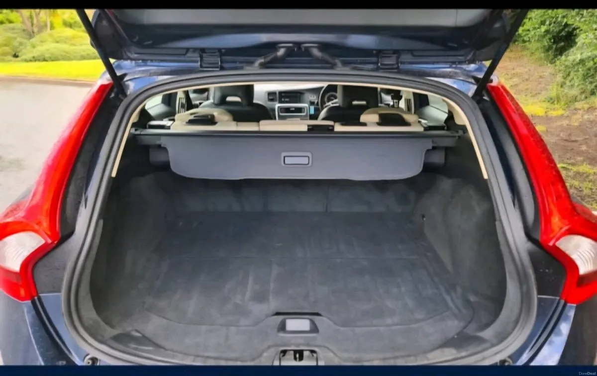 2013 Volvo V60 T4 1.6 Petrol Automatic - Image 6