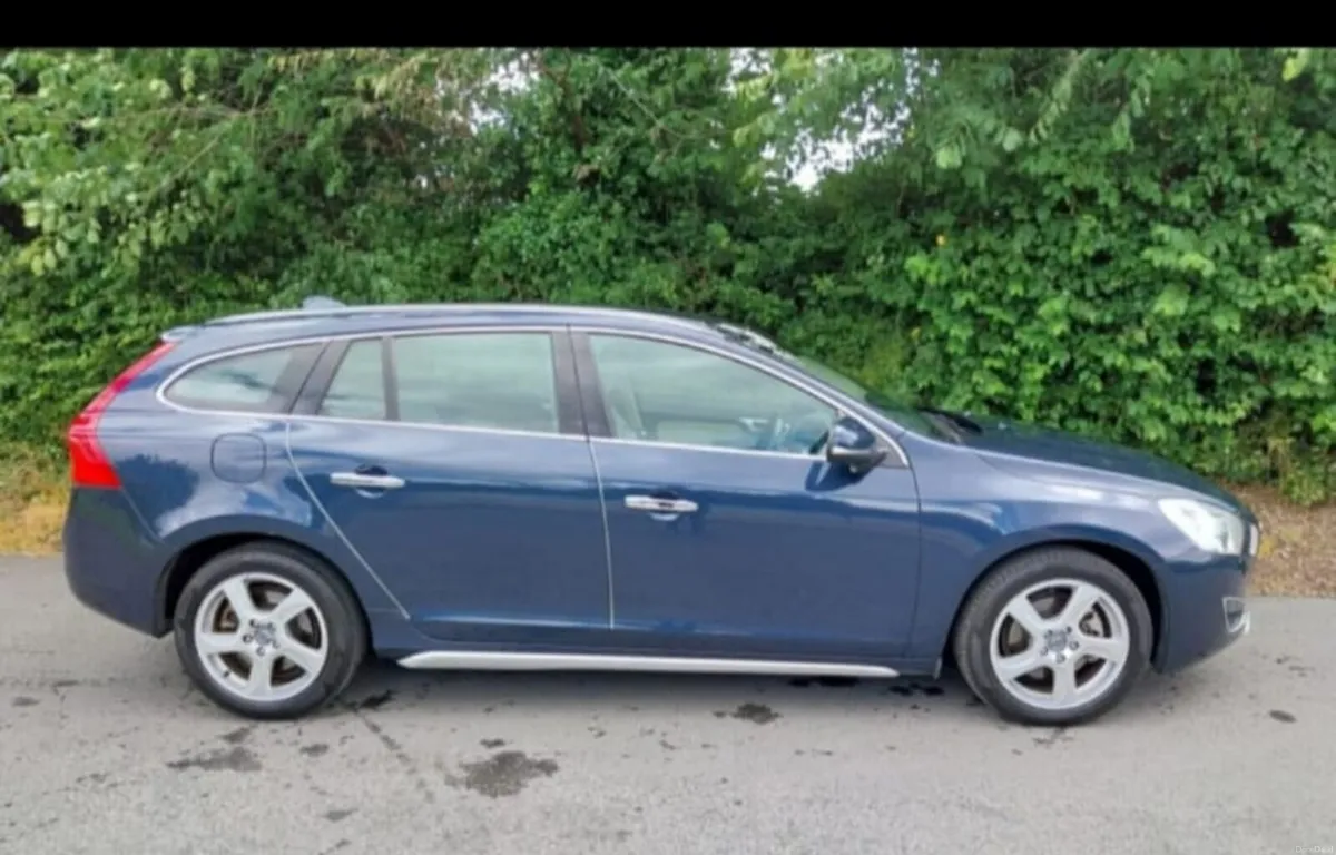 2013 Volvo V60 T4 1.6 Petrol Automatic - Image 2