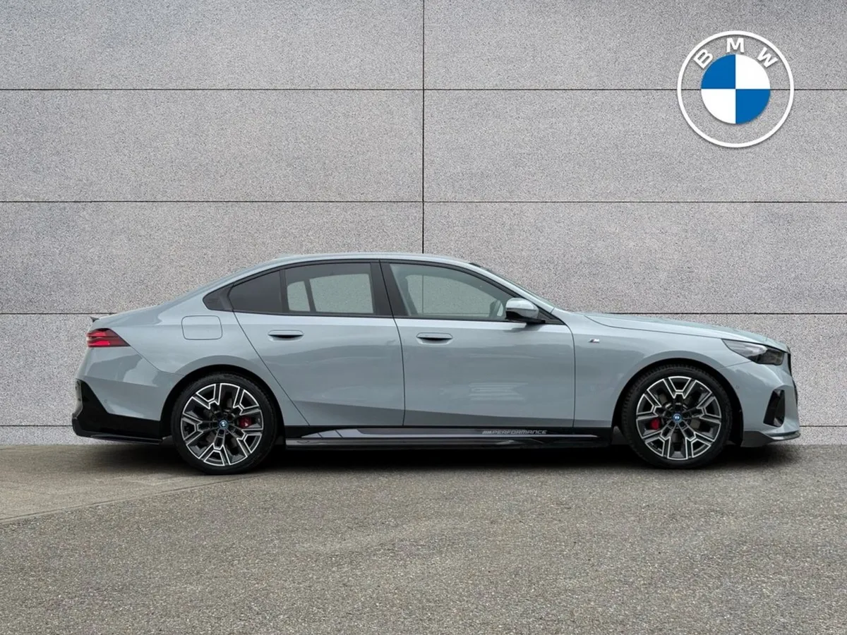 BMW 5-Series 530e M Sport Pro Saloon - Image 3