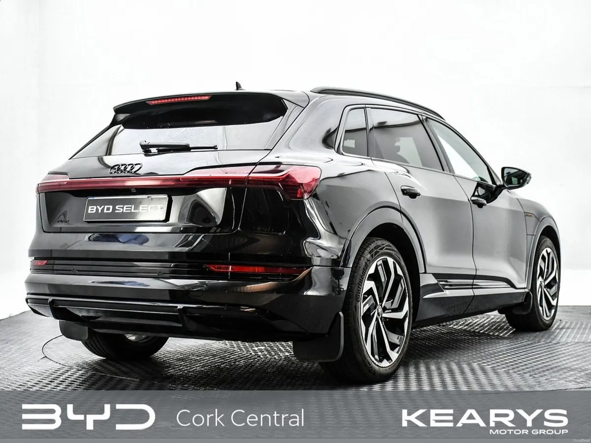 Audi e-tron 55 Quattro S Line Black Edition - Image 6
