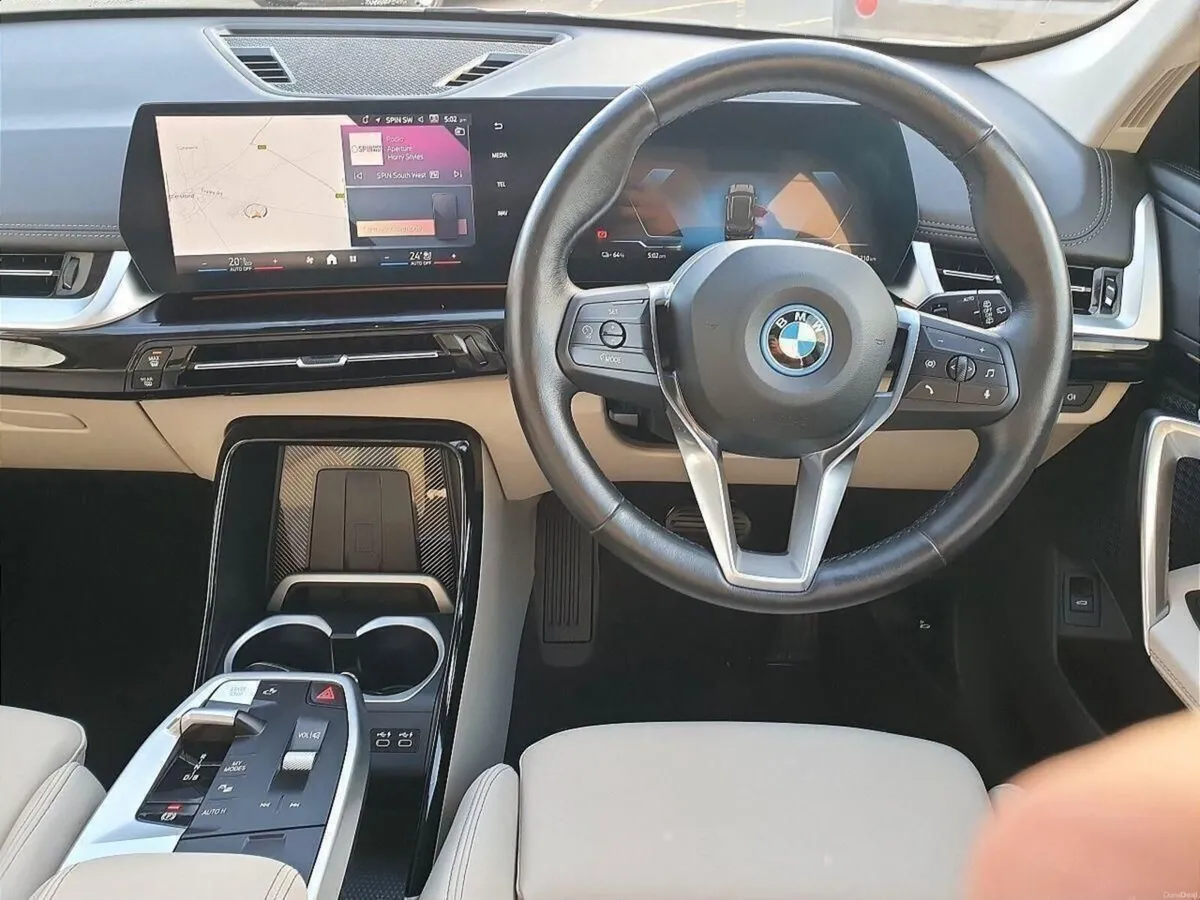 BMW iX1 eDrive20 xLine - Image 5