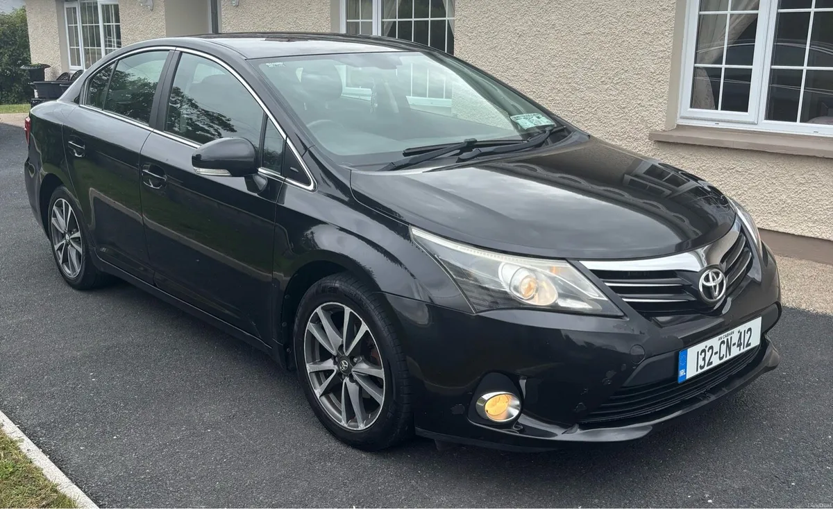 Immaculate 2013 Toyota Avensis - Image 2