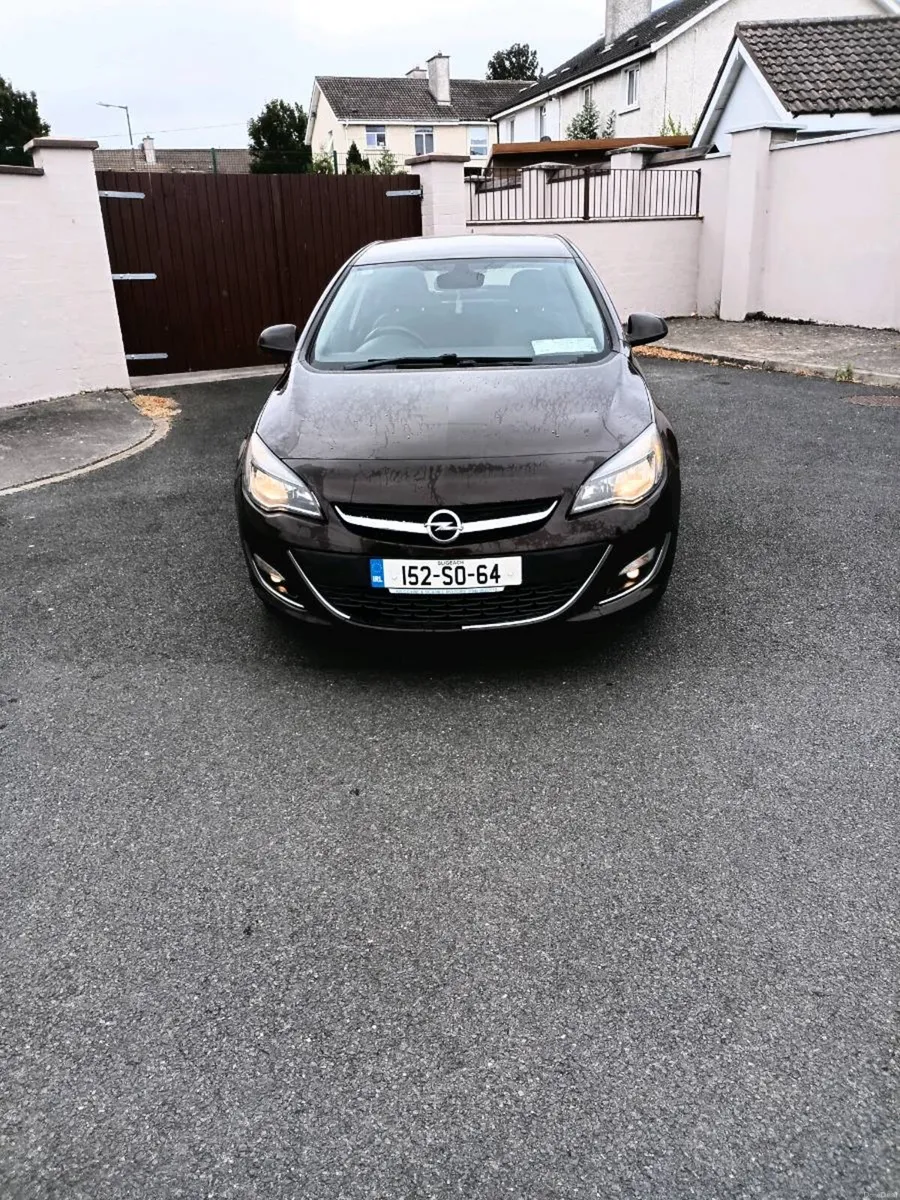 2015 opel astra  1,6 diesel NCT 12/26 PRICE €3350 - Image 4