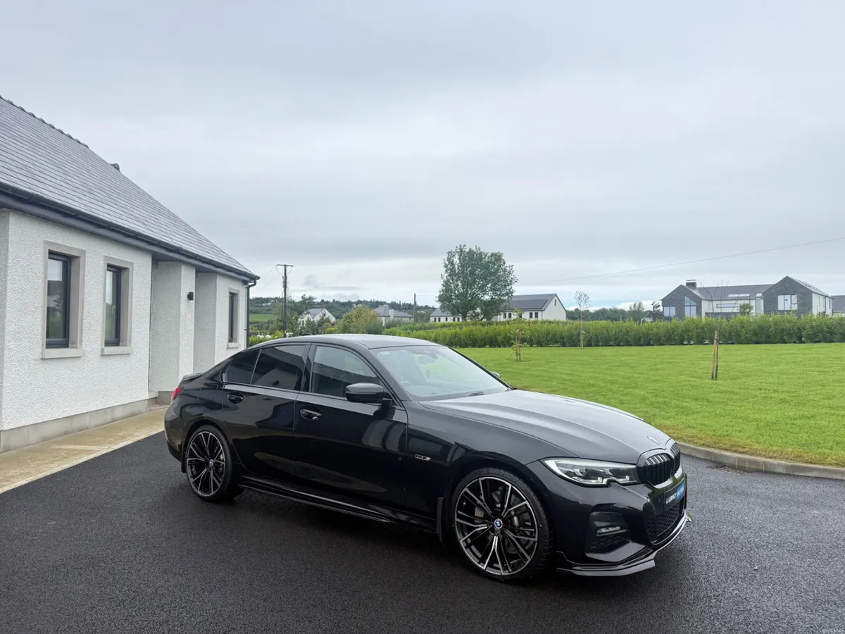 221 BMW 330E M SPORT - Image 4