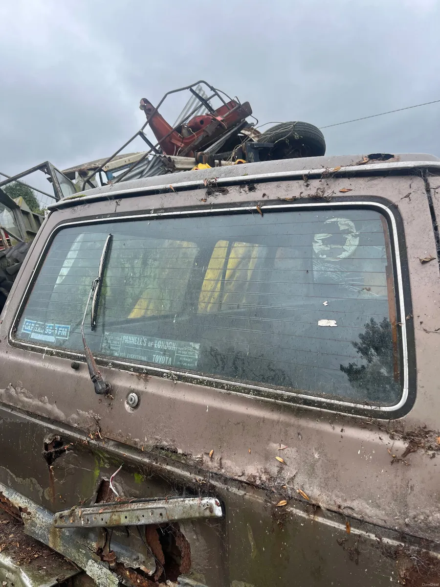 Land Cruiser Glass - Image 4