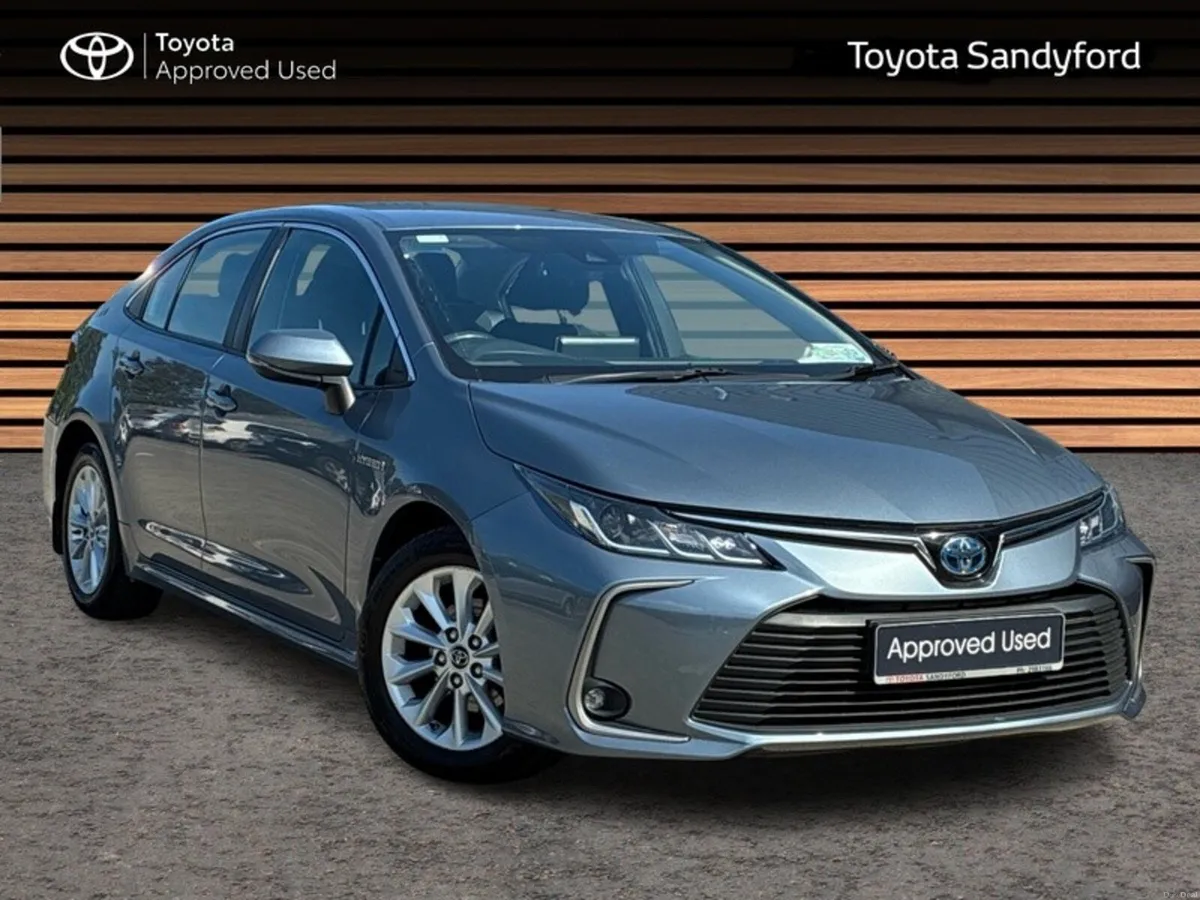 Toyota Corolla HYBRID LUNA AUTO SALOON // TOYOTA S - Image 1