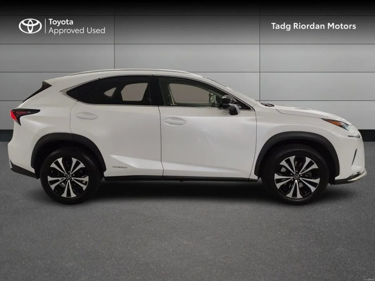Lexus NX NX 300h FWD Dynamic (Car Play std) - Image 3