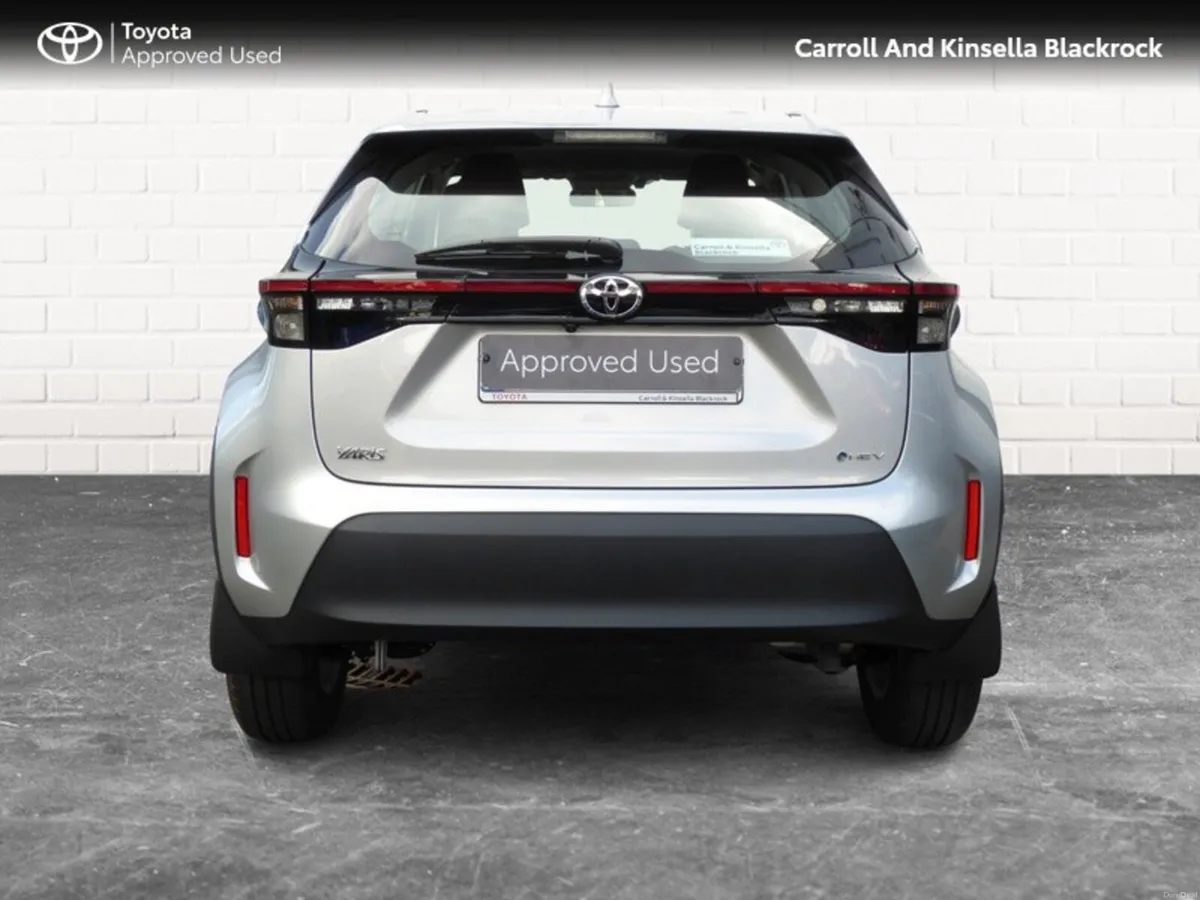 Toyota Yaris Cross Hybrid Luna - Image 4