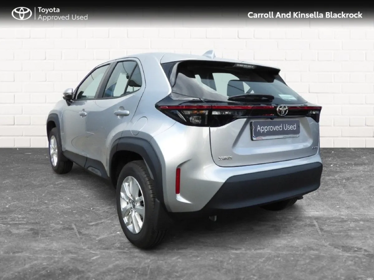 Toyota Yaris Cross Hybrid Luna - Image 2