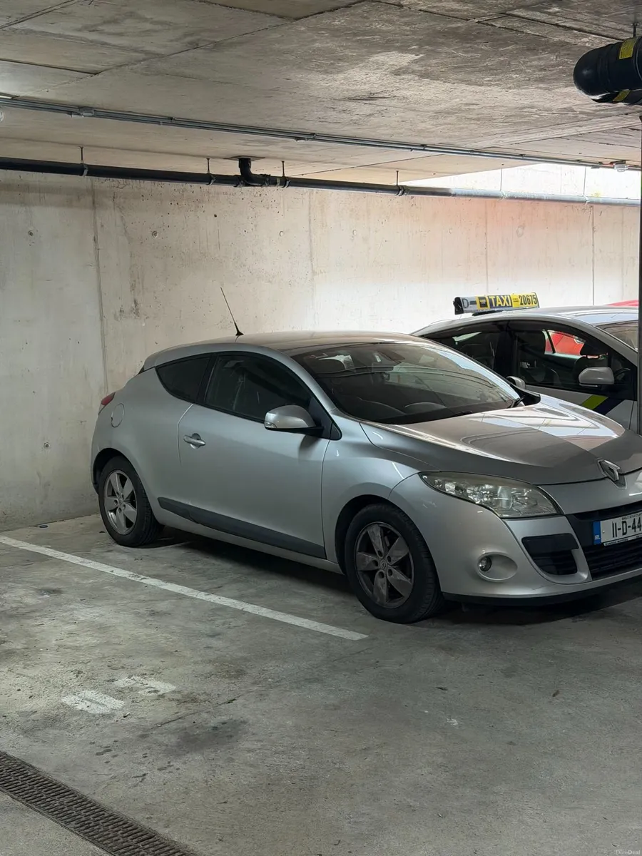 Renault Megane 2011 - Image 2